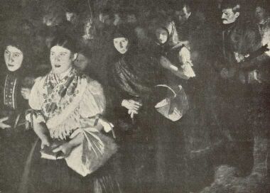 B�CS�SOK HAZAJ�VETELE POLL HUG� PASZTELLJE