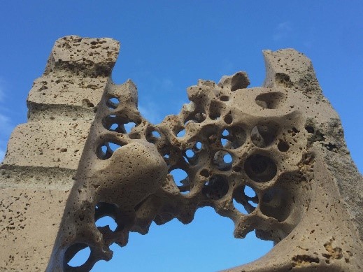 Beretvás Csanád: Főleg kövek (Organikus változatok)